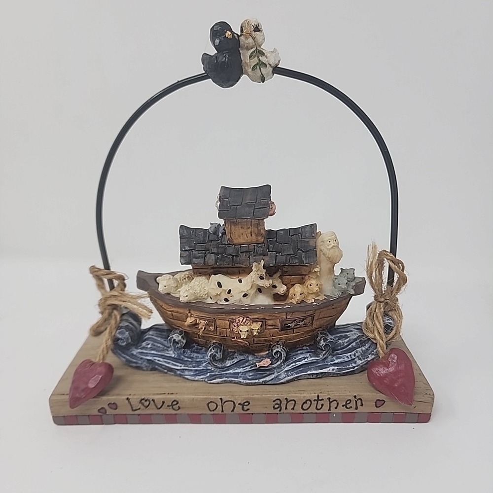 Victradco Noah's Ark Figurine "Love One Another" – Resin Folk Art Tabletop Decor